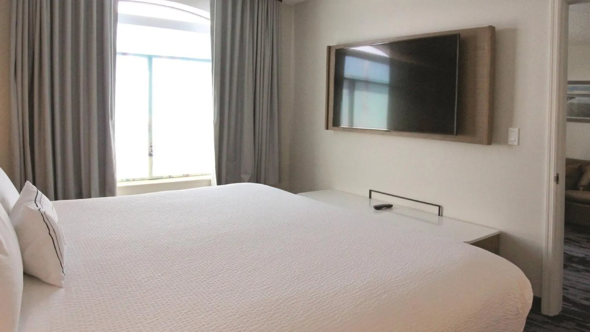 Fairfield & By Marriott Charleston Airport/convention Center Hotel