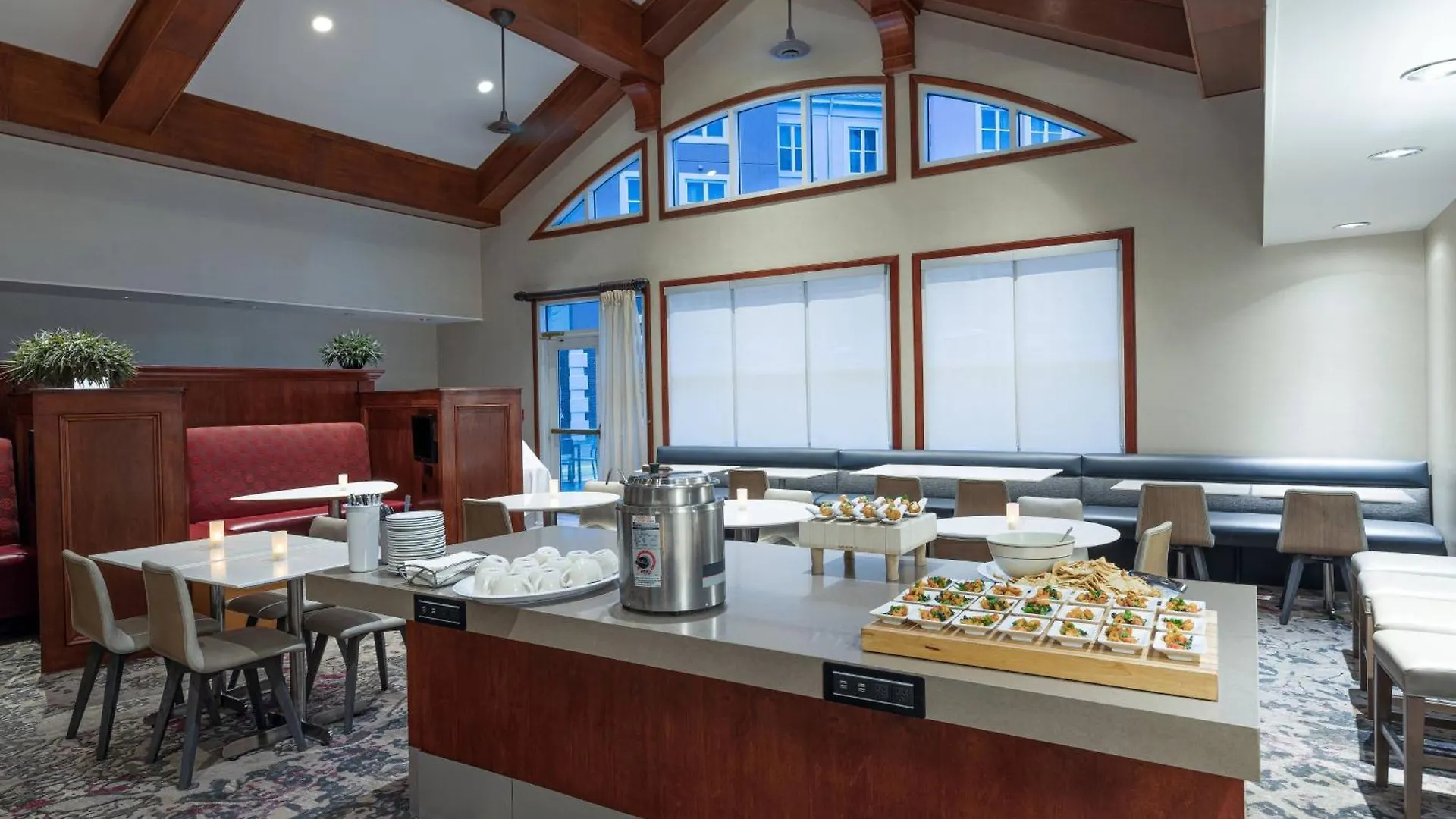 מלון By Marriott Charleston Airport 3*