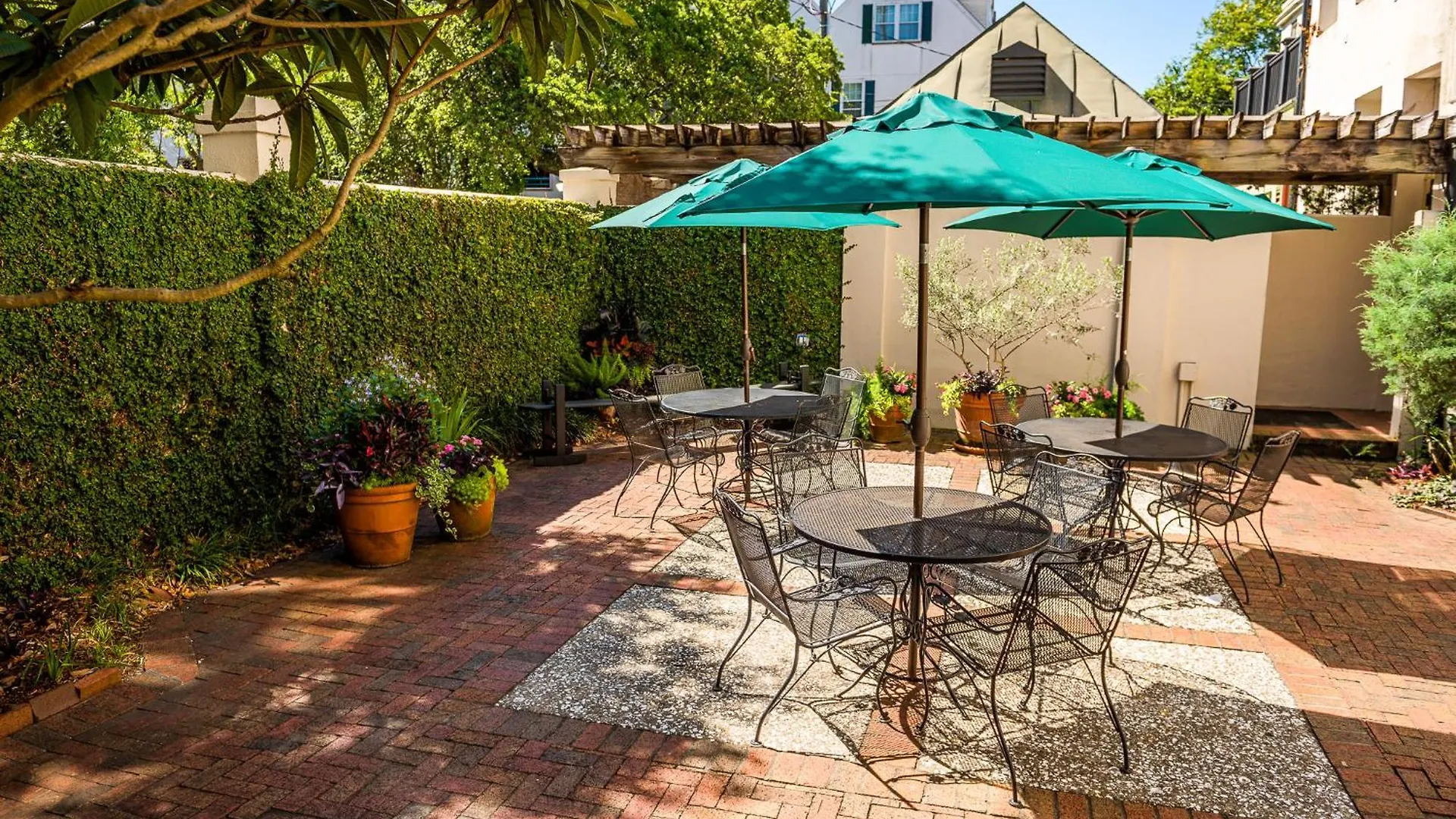 Kings Courtyard Charleston
