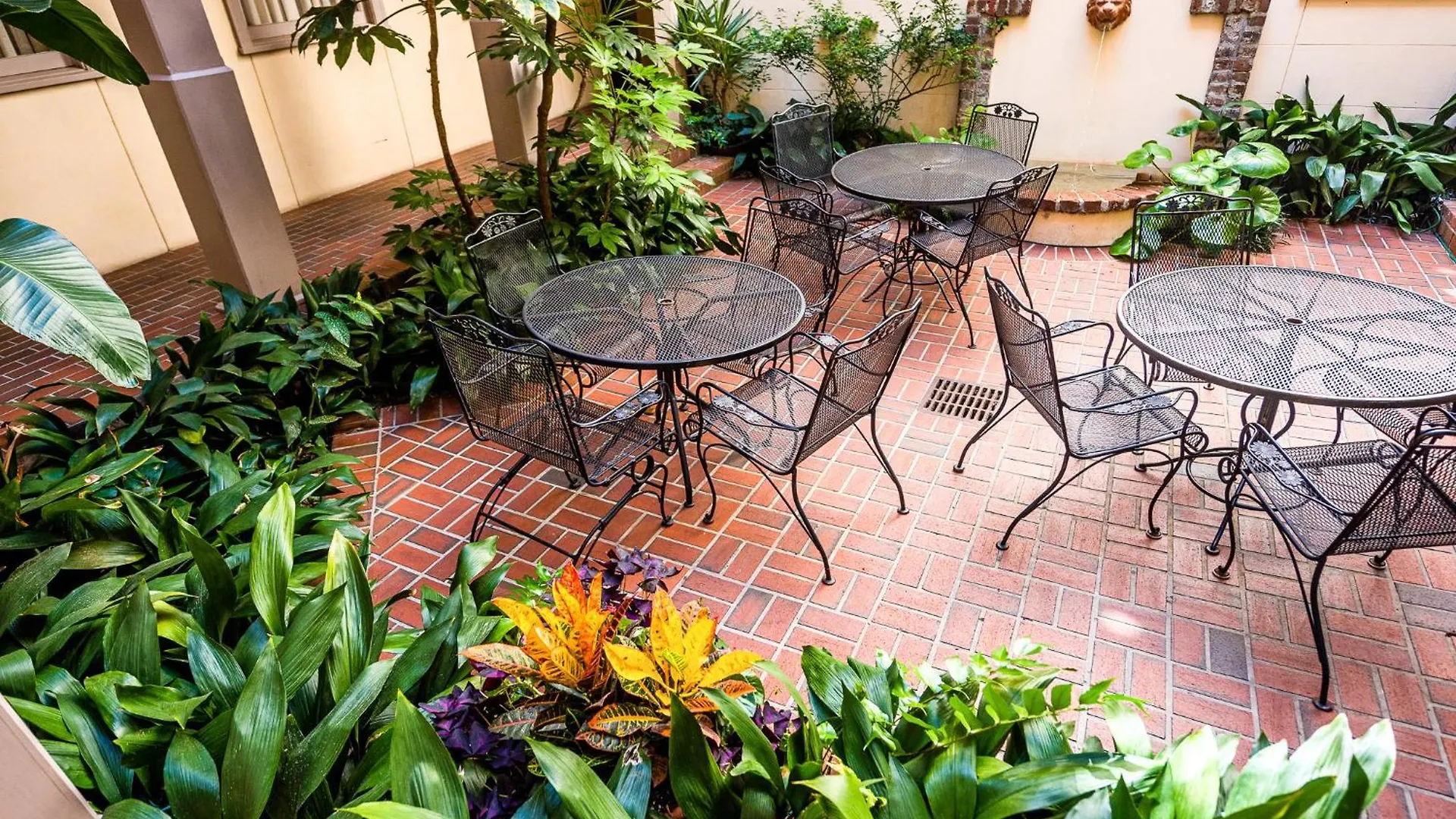 Kings Courtyard