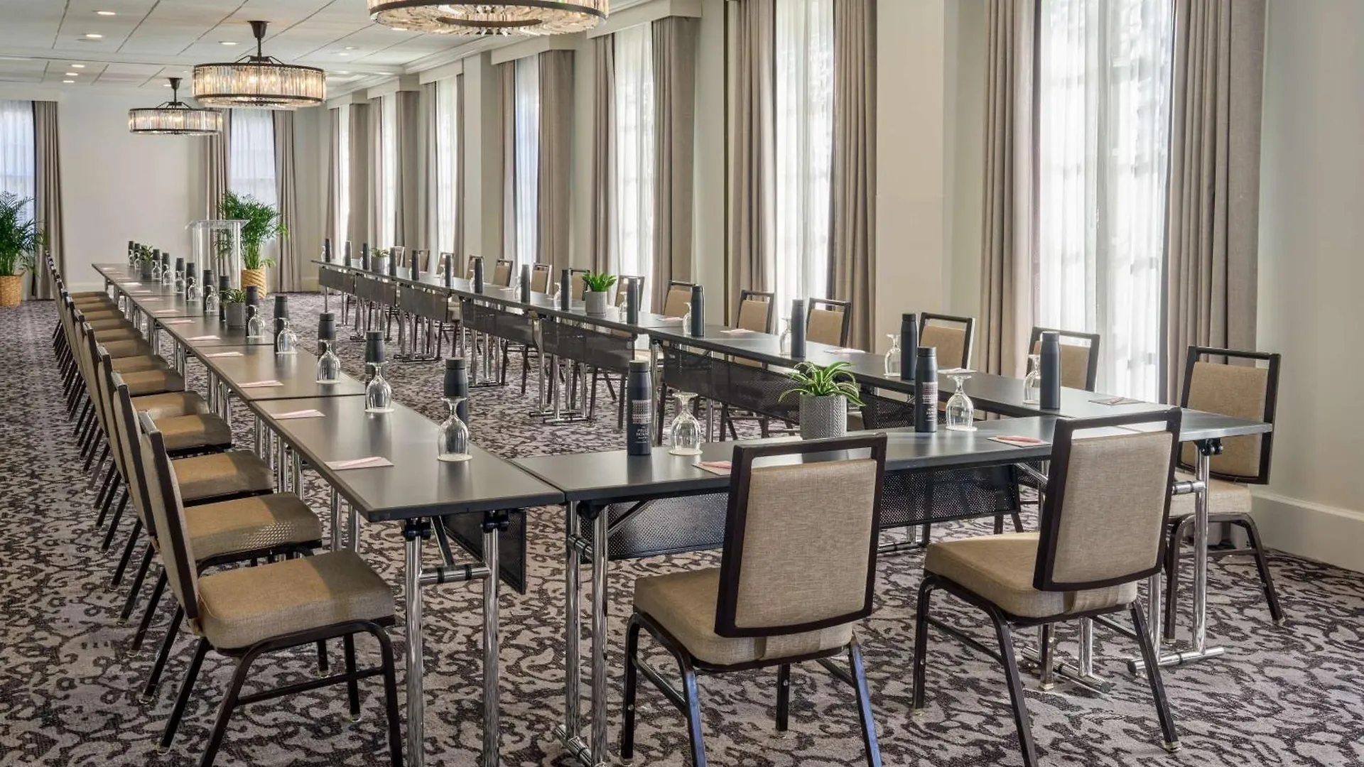 Mills House Charleston, Curio Collection By Hilton Hotel 4*