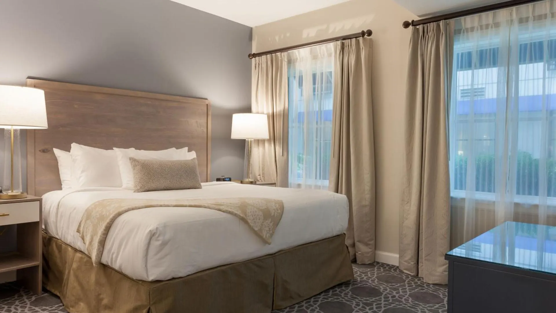 King 583 Hotel Charleston