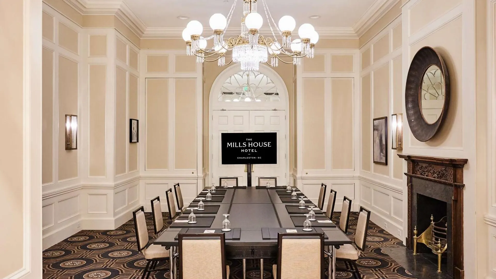 Mills House Charleston, Curio Collection By Hilton Charleston