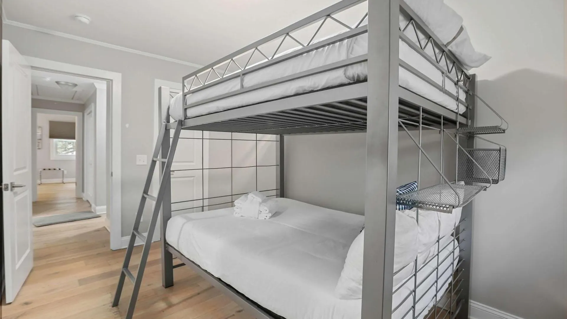 Coastal Casa 5 Mins To Old Village * Charleston