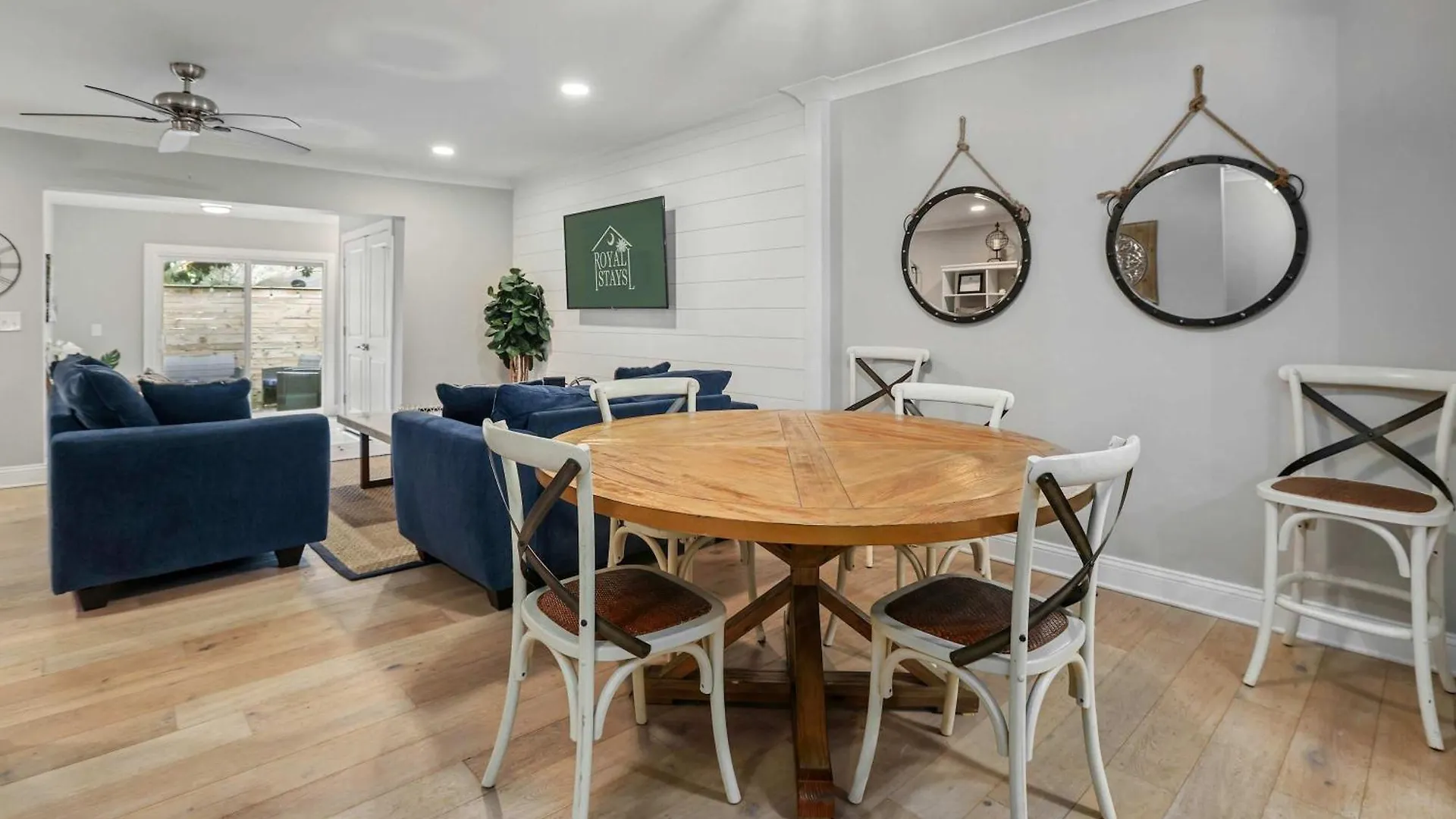 Coastal Casa 5 Mins To Old Village * Charleston