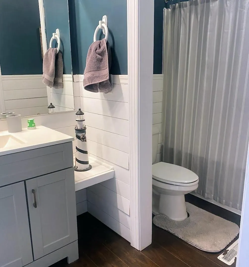 Holiday home Full Townhouse Near Shem Creek & Downtown With Hot Tub *