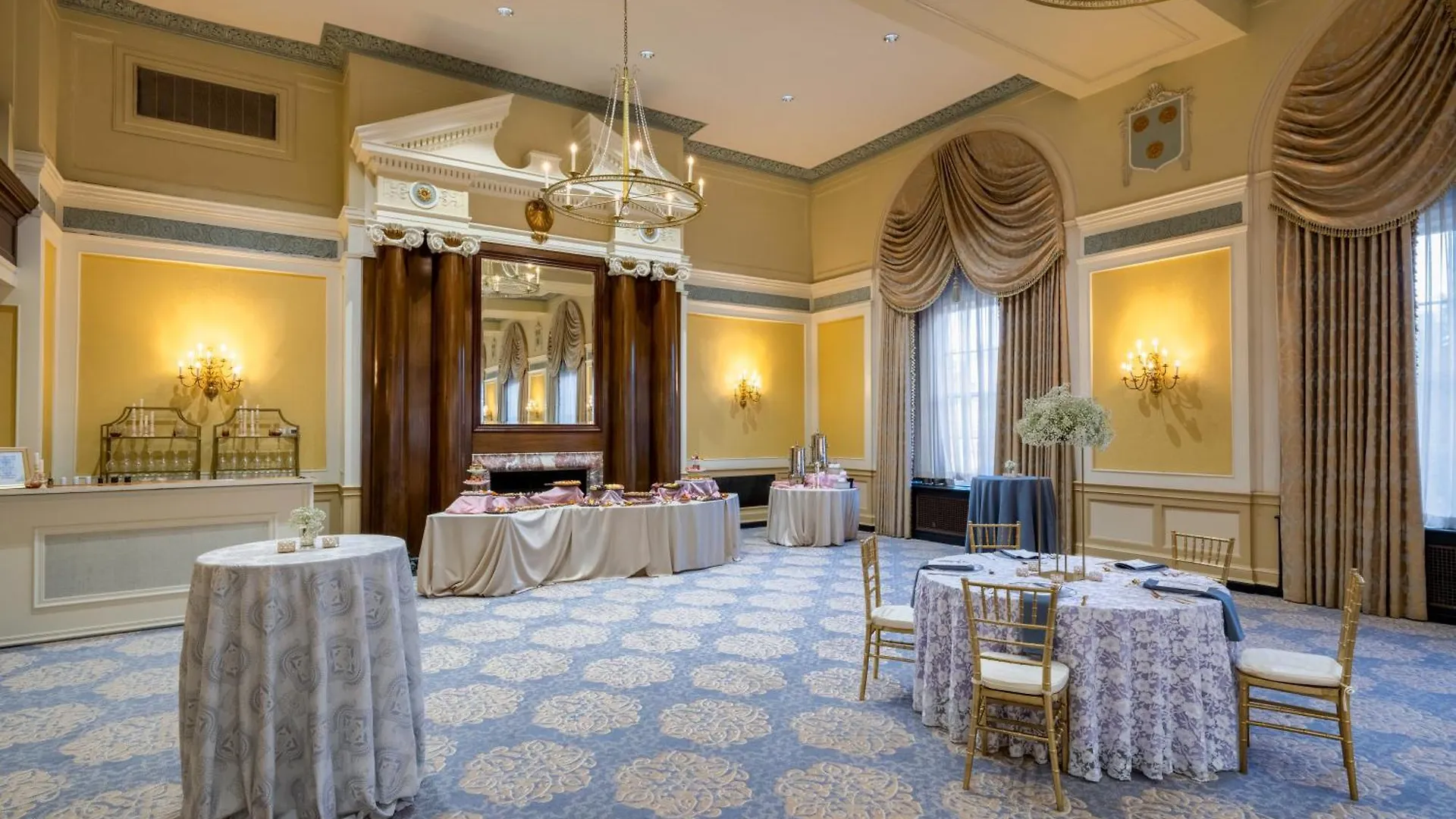 Francis Marion Hotel 4*