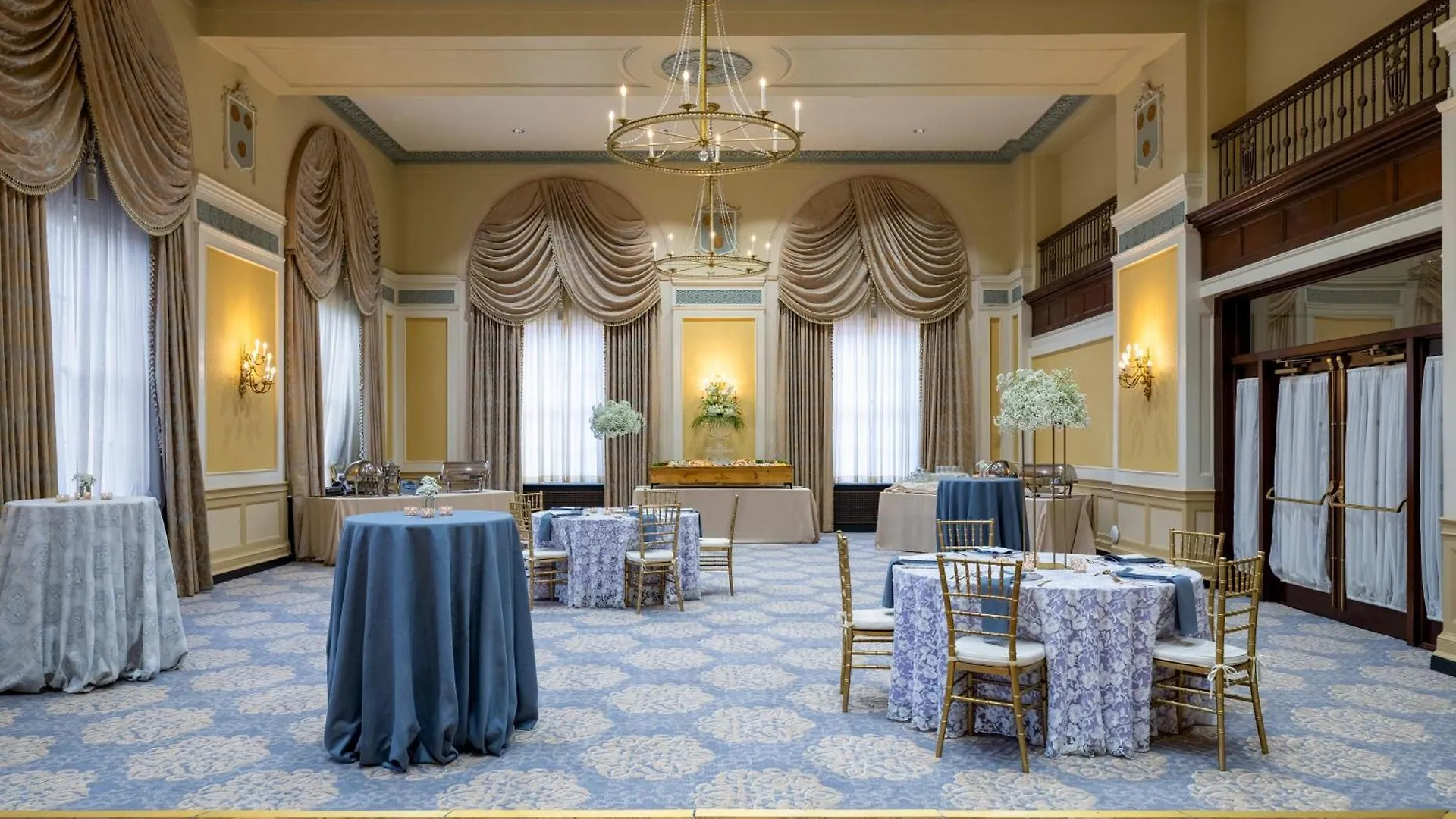 Hotel Francis Marion 4*