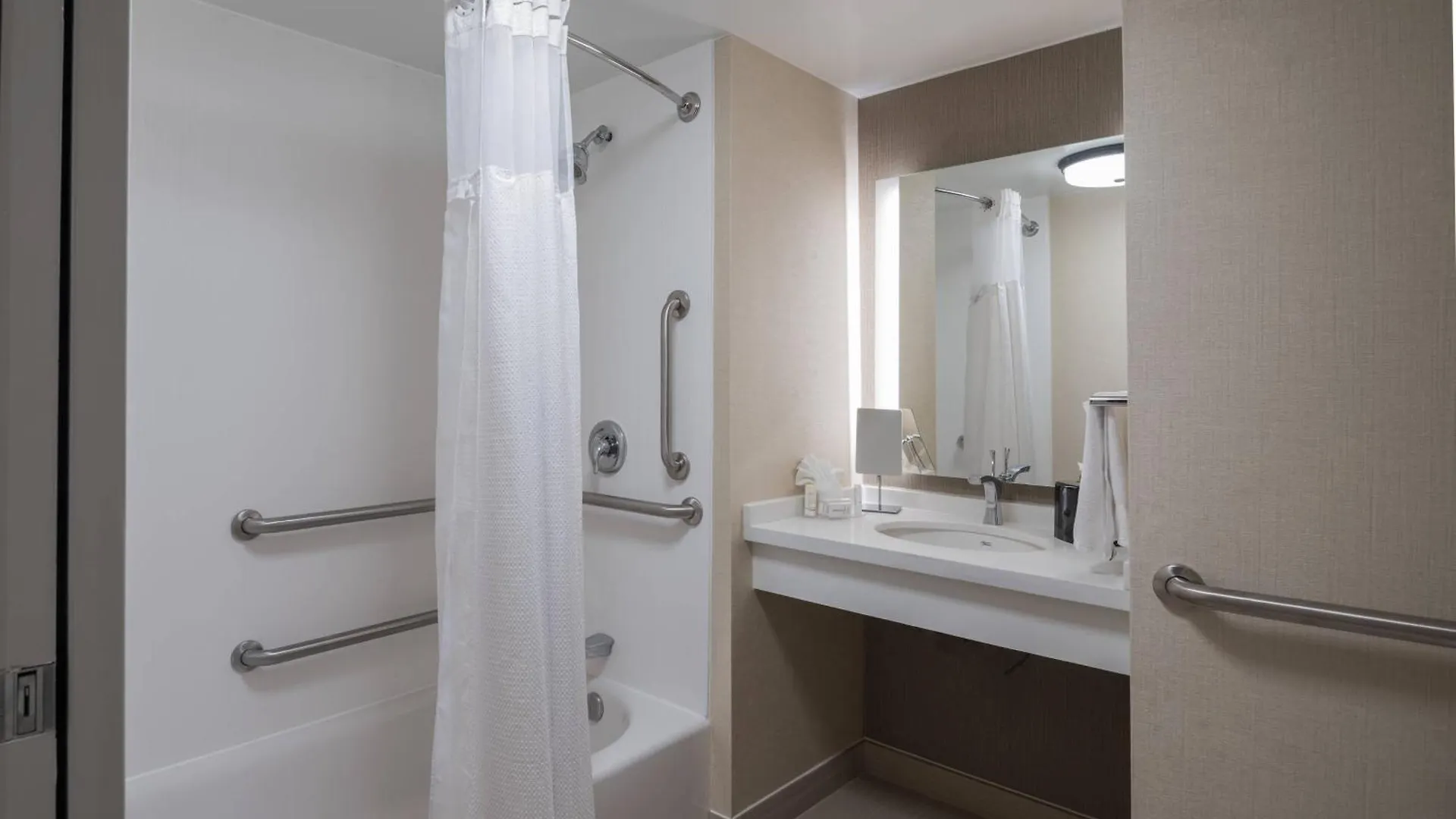 Hotel Courtyard By Marriott Historic District 3*