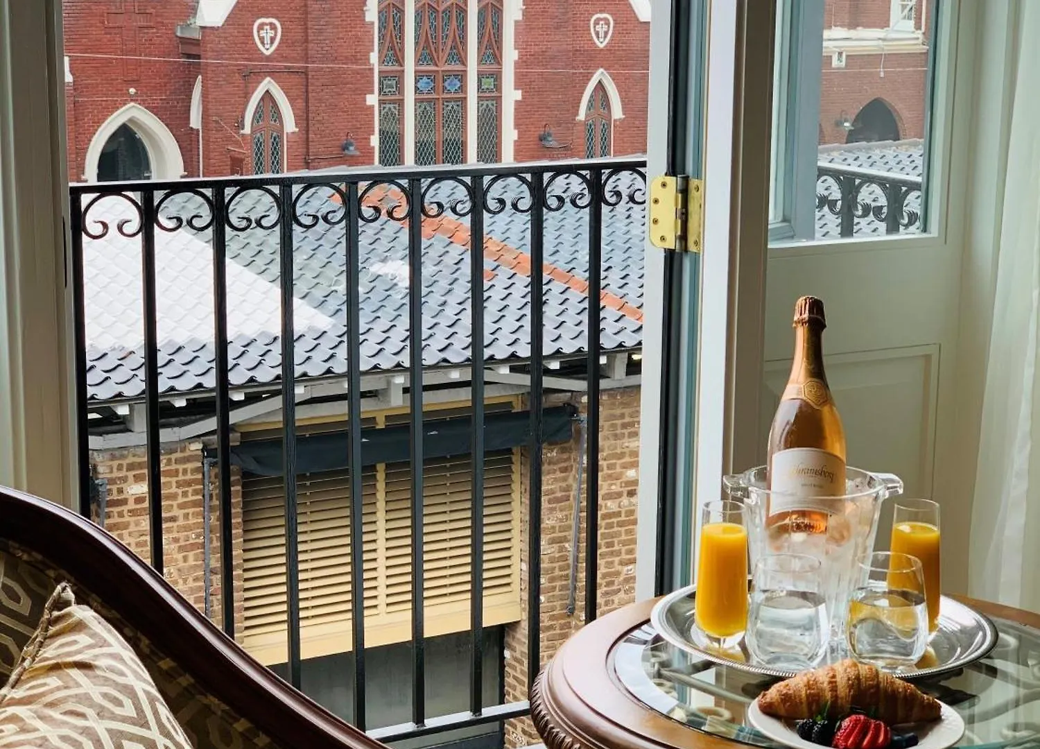 Hotel Market Pavilion 4*