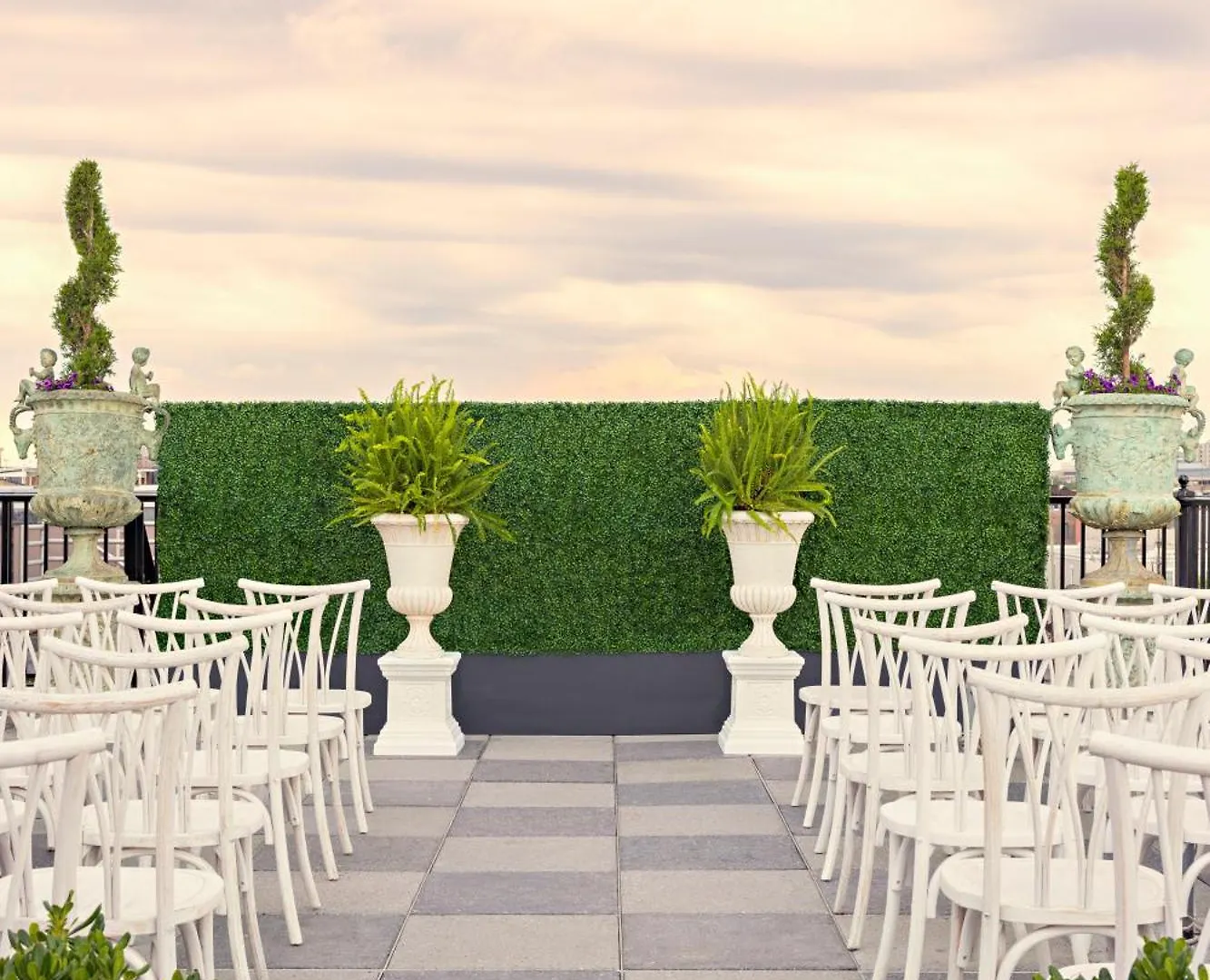 Market Pavilion 4* Charleston
