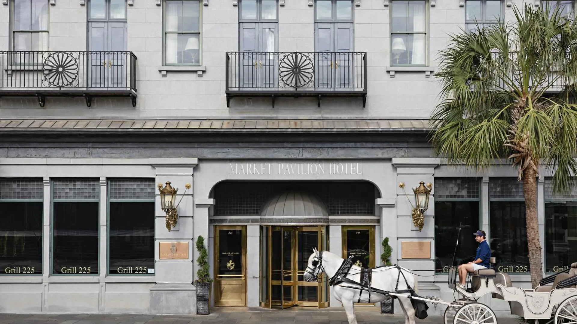 Market Pavilion Hotel