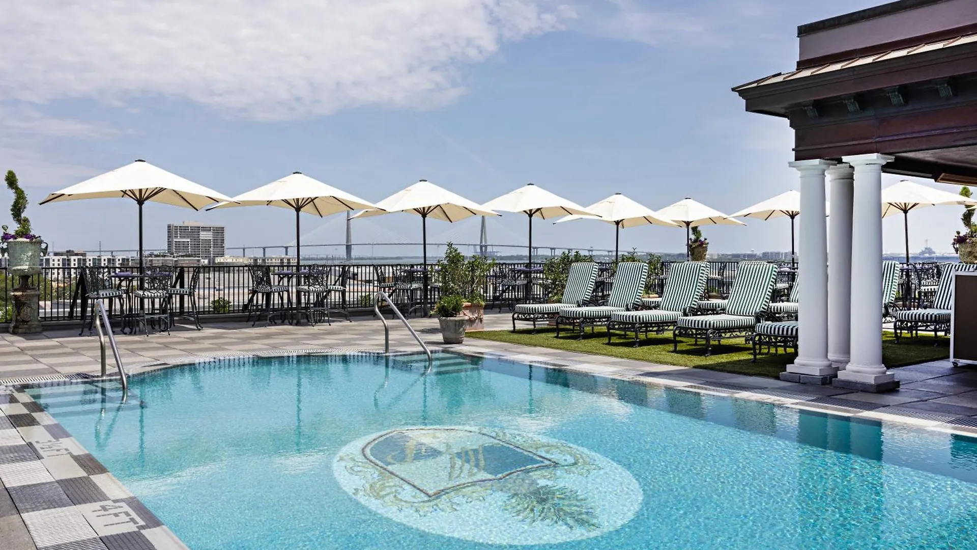 Market Pavilion Hotel 4*