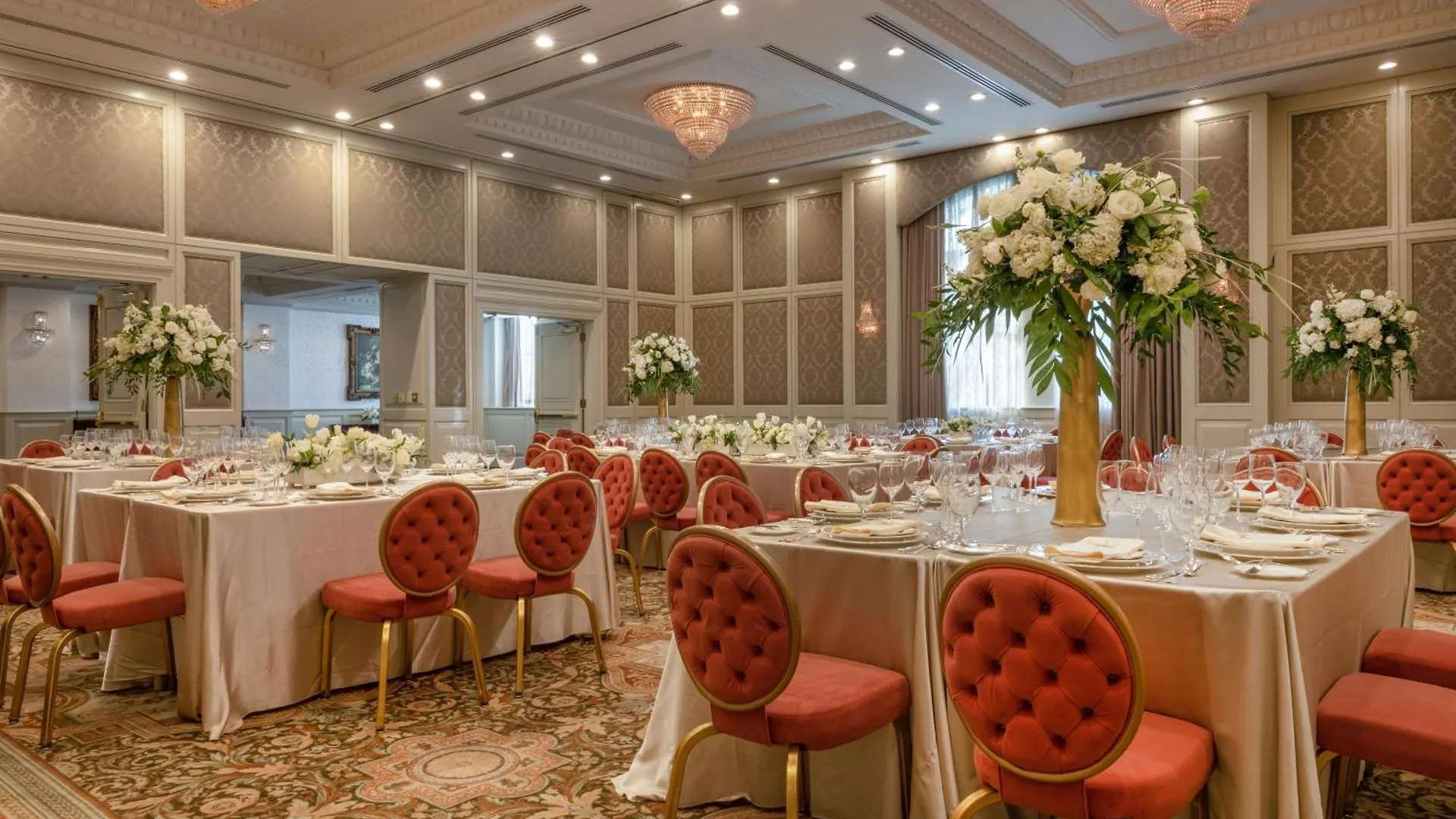 Hotel Market Pavilion 4*