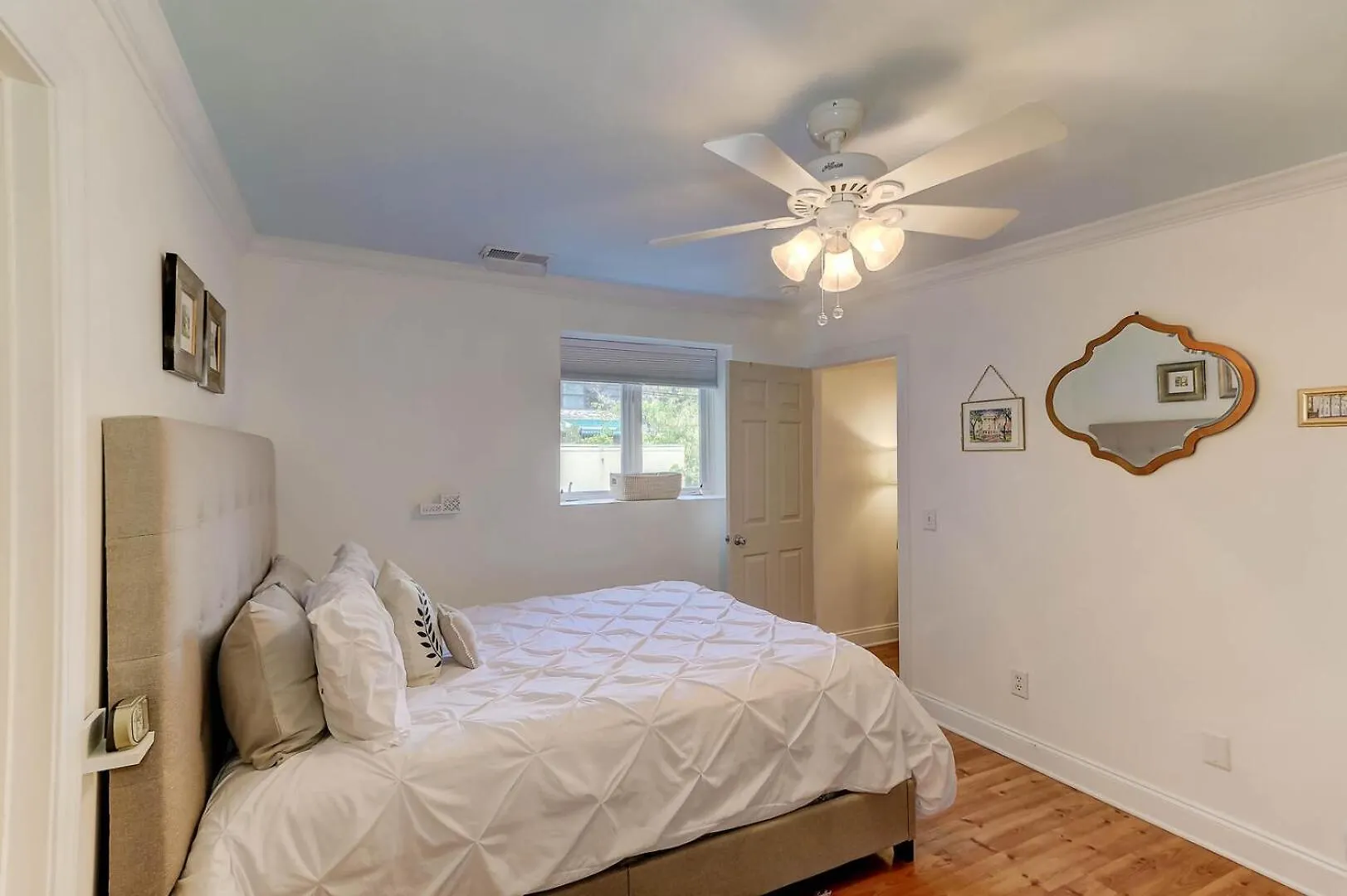 King Bee Apartment Charleston
