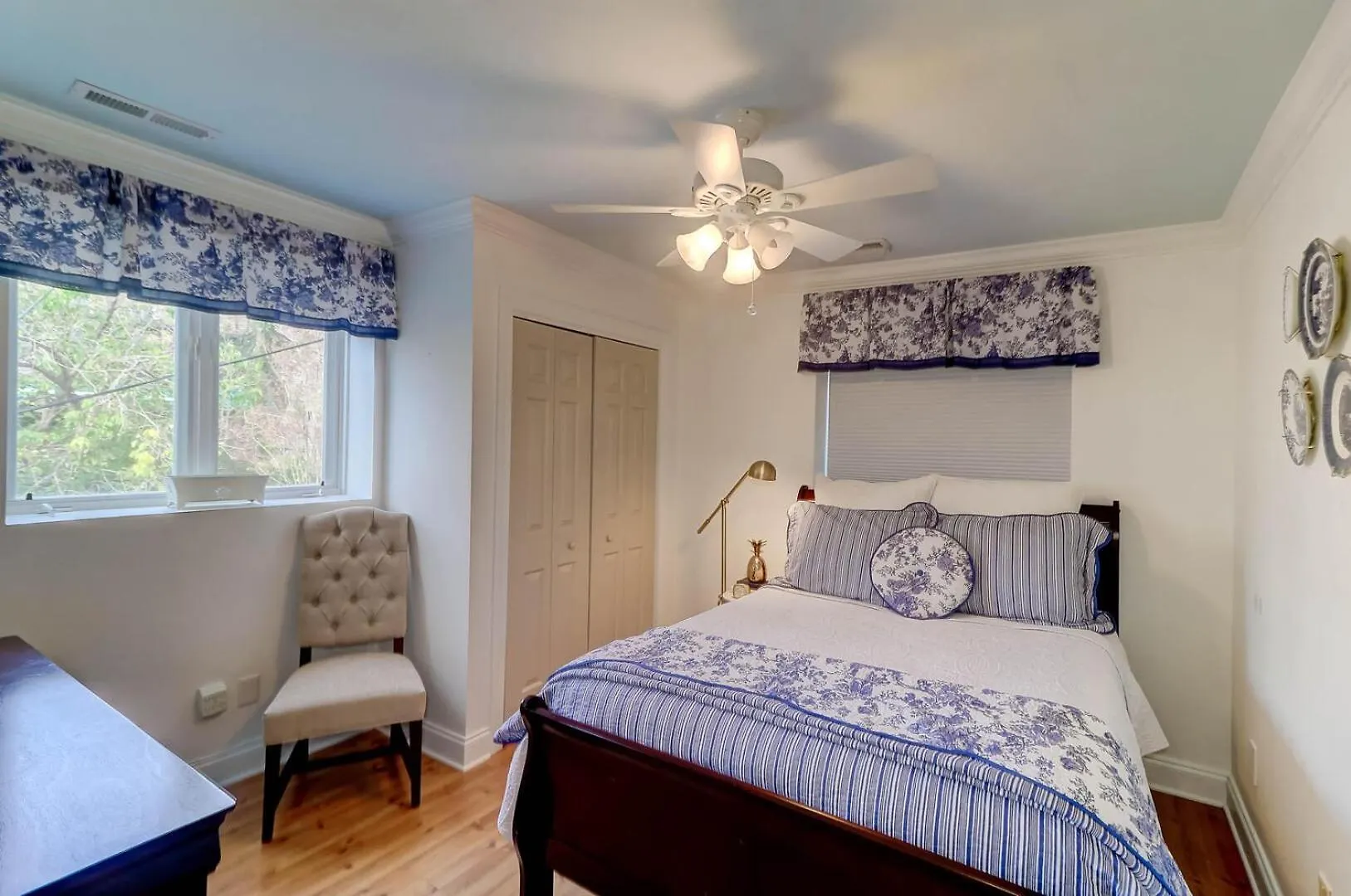 King Bee Apartment