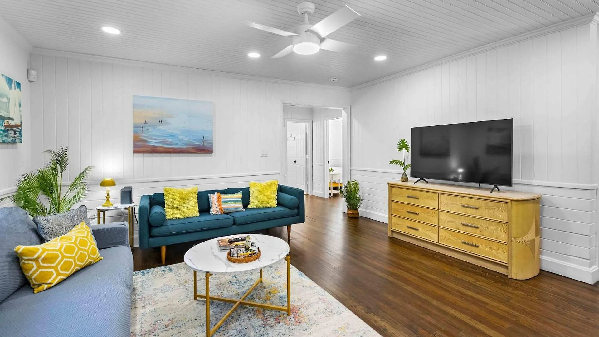 Holiday home Chic Modern House Close To Beaches & Downtown *