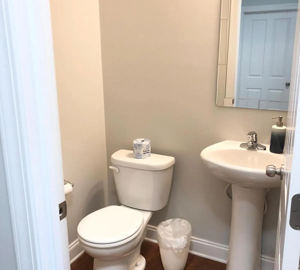 Relax In Comfort - Retreat Near Chs Downtown & Airport Holiday home Charleston
