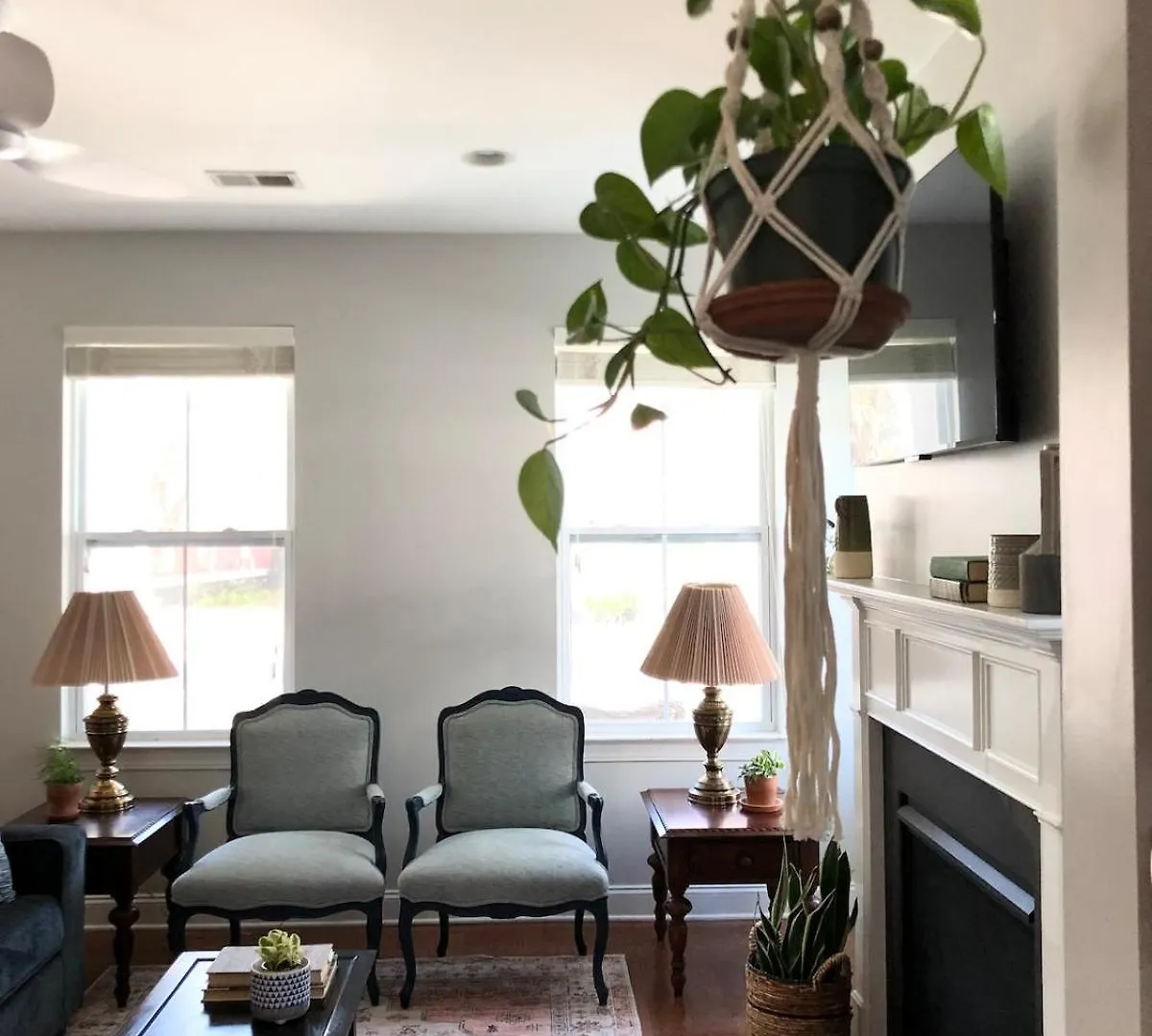 Holiday home Relax In Comfort - Retreat Near Chs Downtown & Airport *