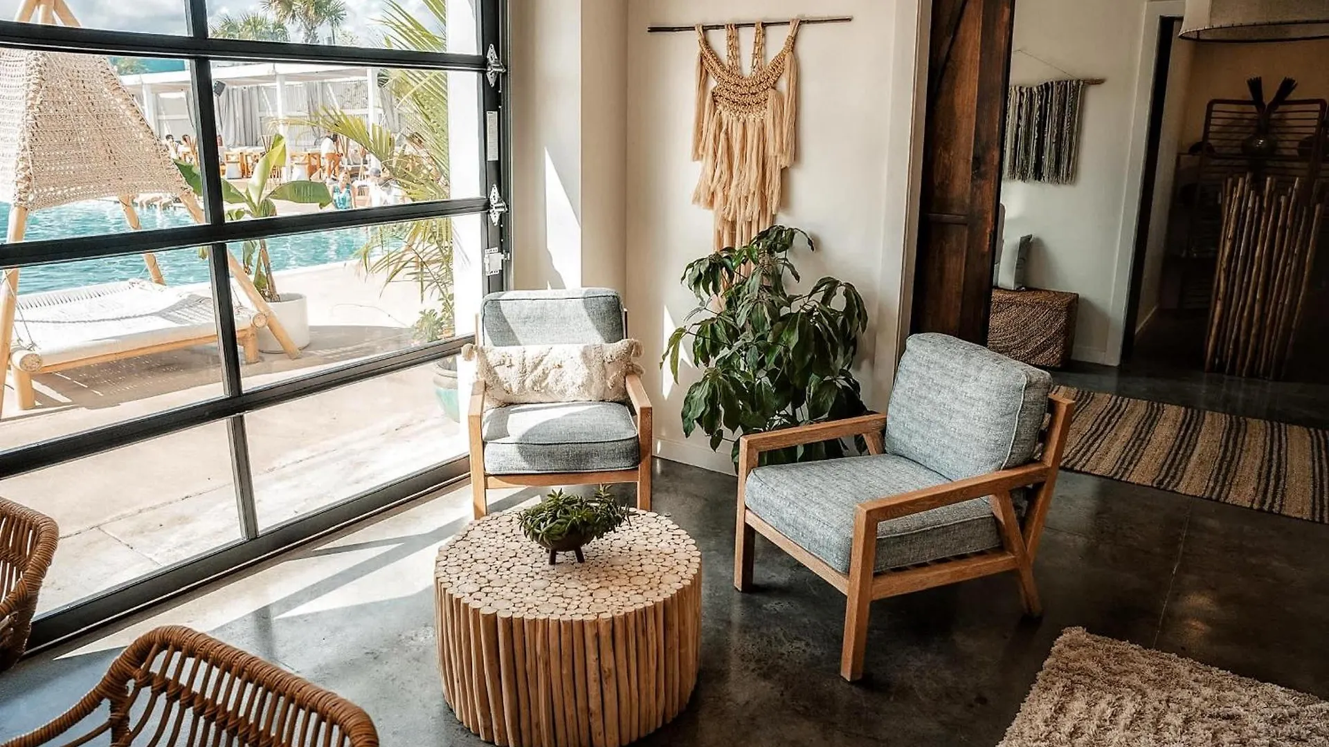 Row At Casa Zoe Holiday home Charleston