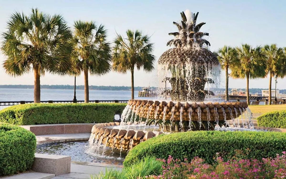 Sunset Serenity!!-tropical Waterfront Oasis-huge Private Patio-10min To Kingst & Beaches *