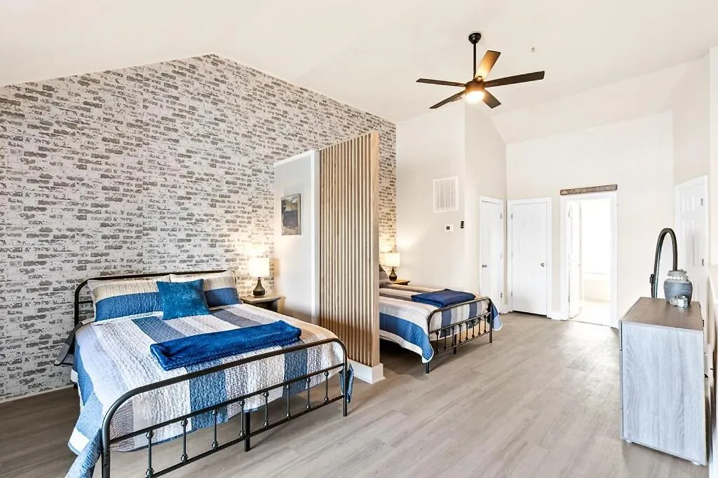 Holiday home Sunset Serenity!!-tropical Waterfront Oasis-huge Private Patio-10min To Kingst & Beaches Charleston