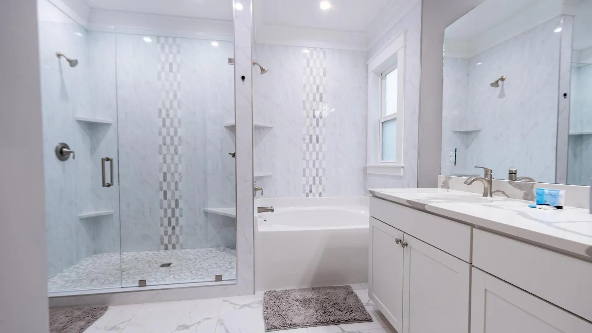 Big Modern With Ample Parking * Charleston