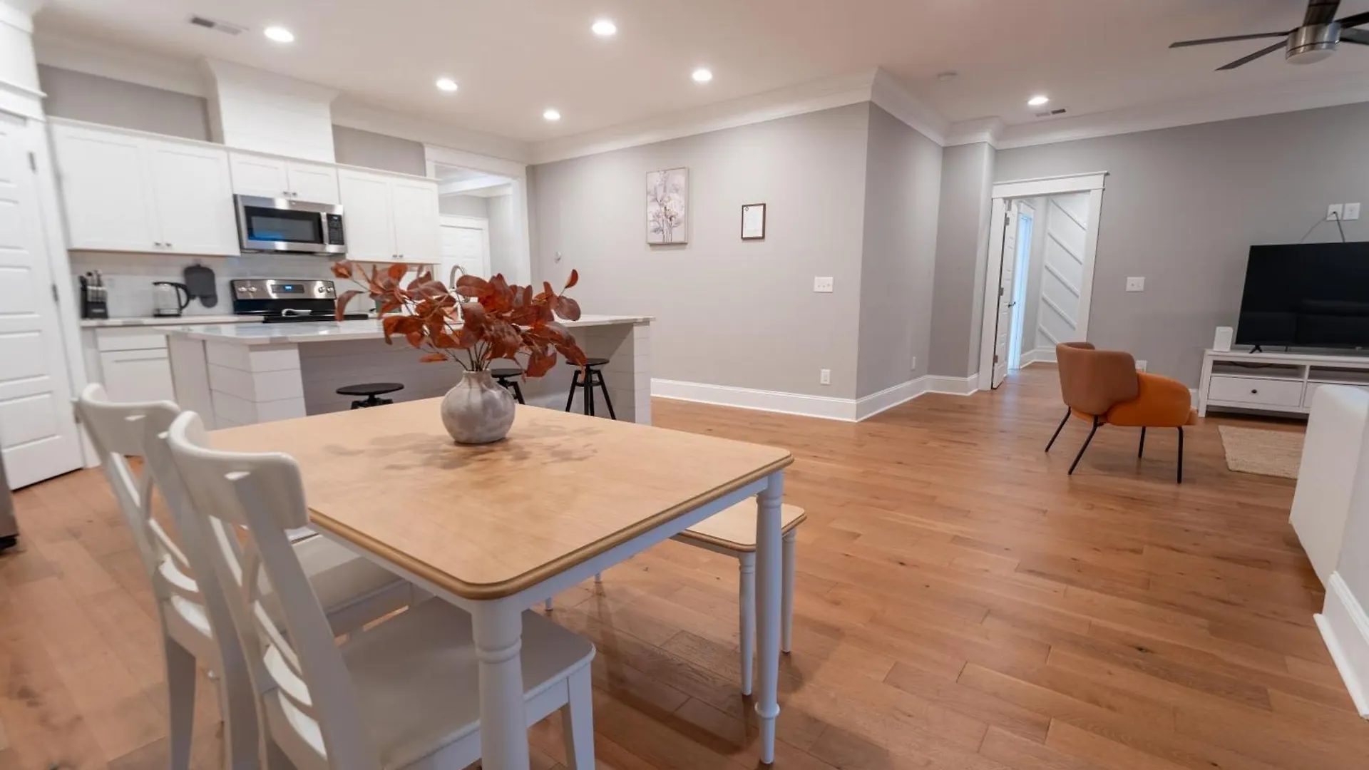 Holiday home Big Modern With Ample Parking