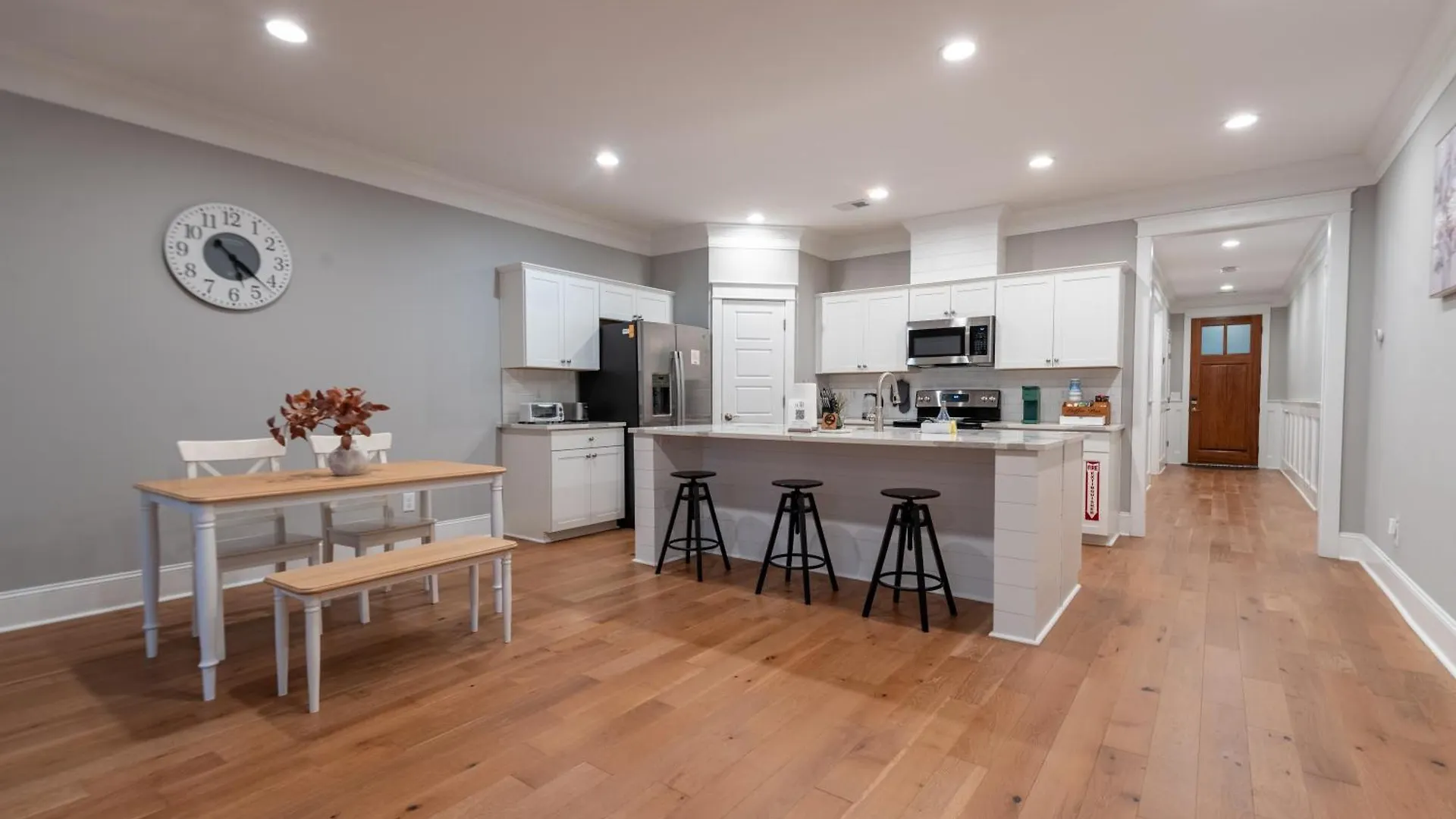 Big Modern With Ample Parking Charleston