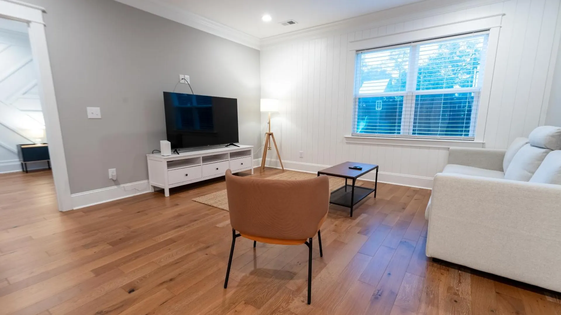 Big Modern With Ample Parking * Charleston