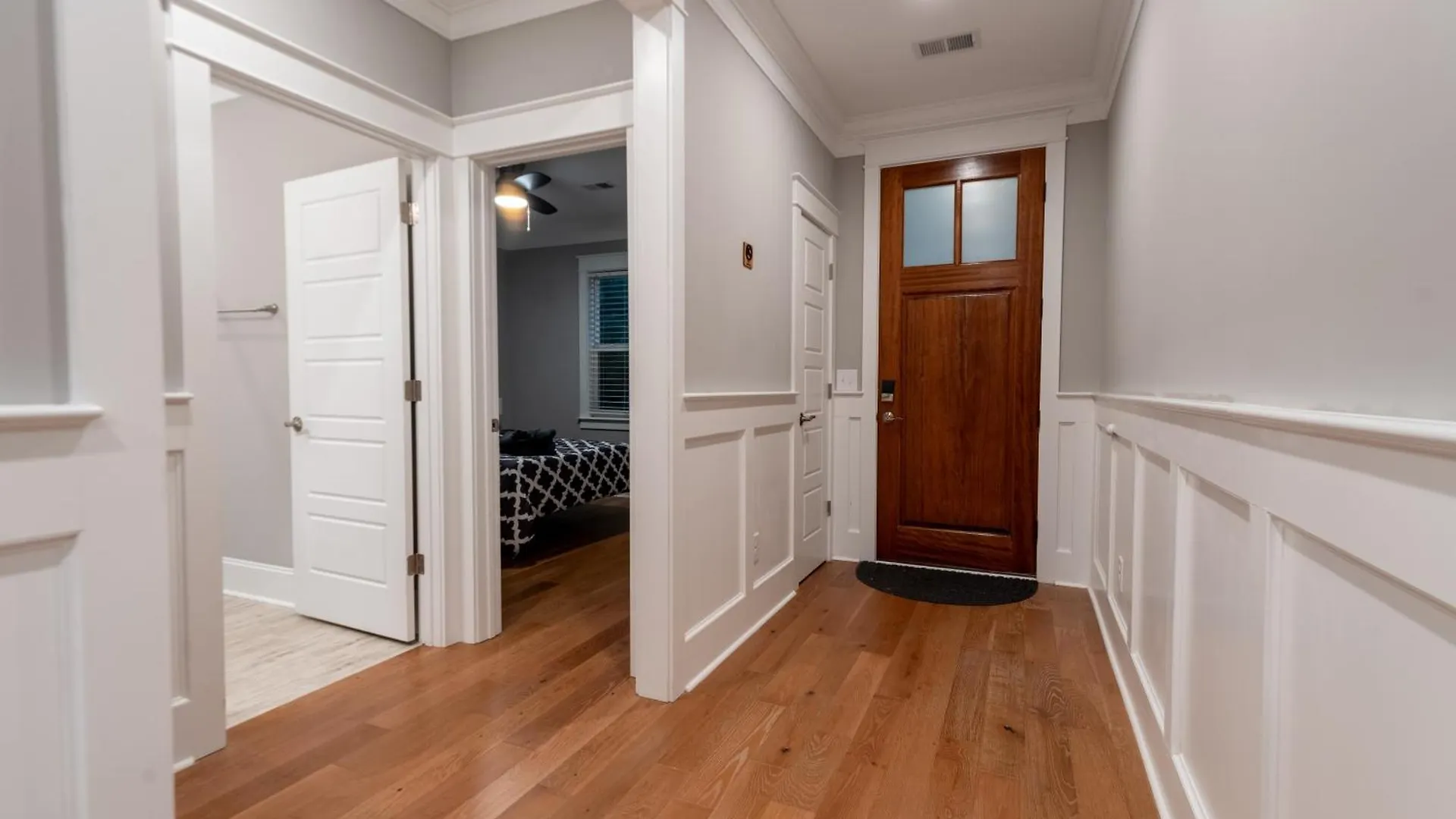 Big Modern With Ample Parking *