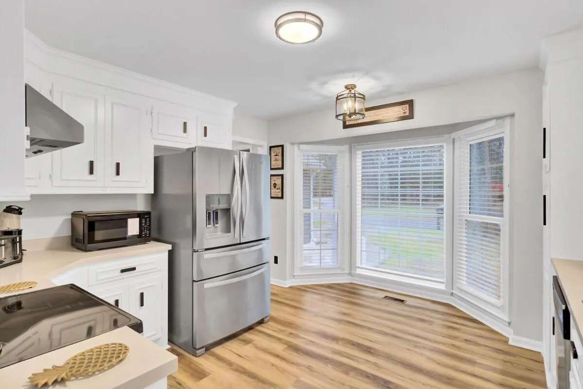 Your Storybook Hideaway - Game - 10 Minutes From Airport Charleston