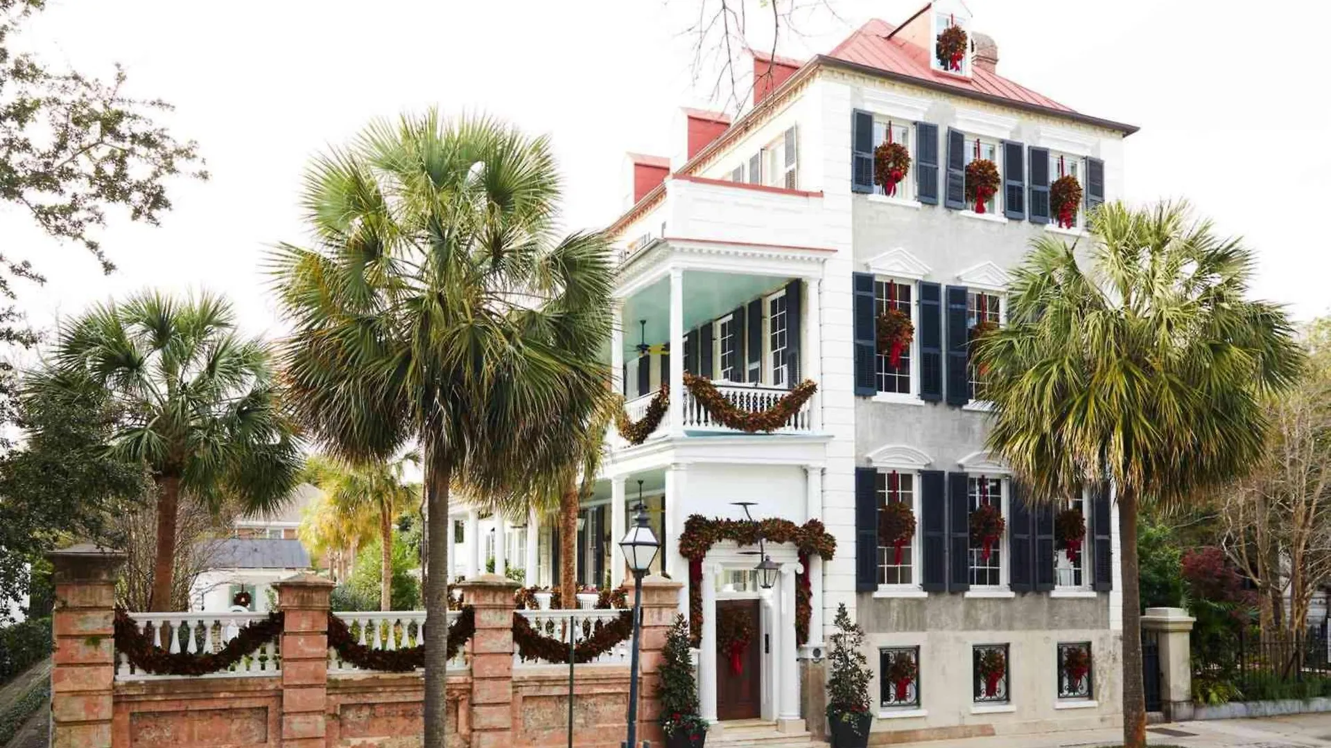 Sunset Serenity!!-tropical Waterfront Oasis-huge Private Patio-10min To Kingst & Beaches
