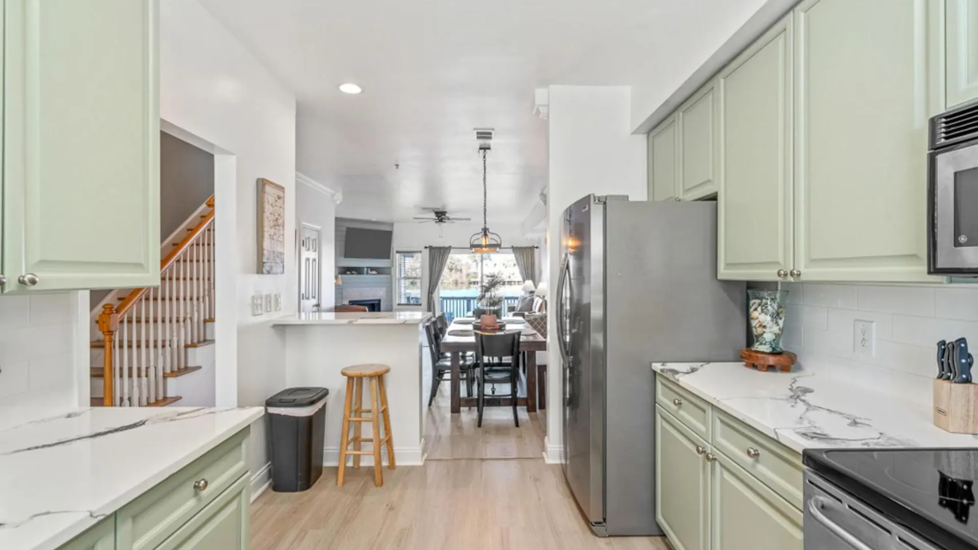 Holiday home Sunset Serenity!!-tropical Waterfront Oasis-huge Private Patio-10min To Kingst & Beaches Charleston