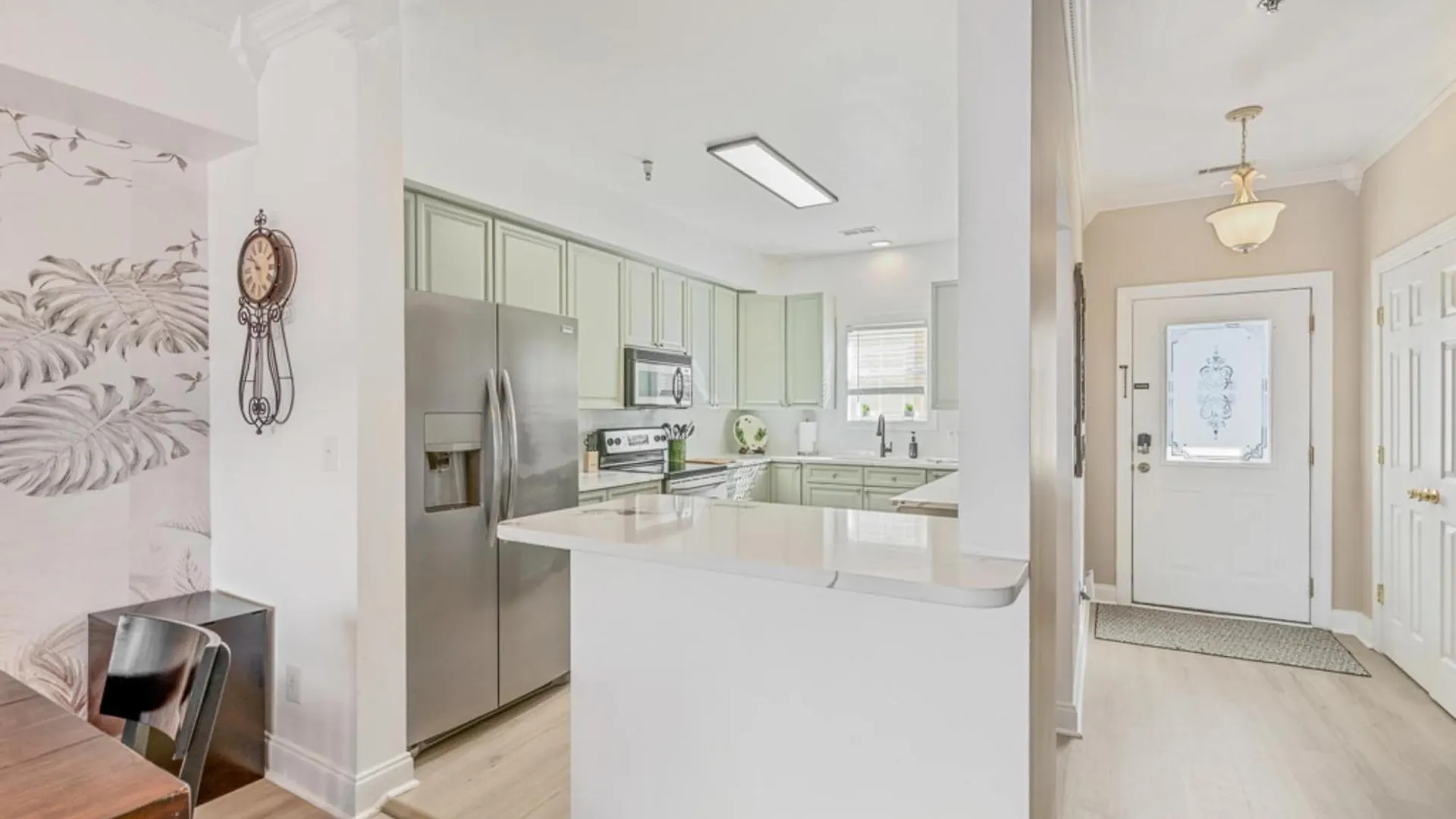 Holiday home Sunset Serenity!!-tropical Waterfront Oasis-huge Private Patio-10min To Kingst & Beaches