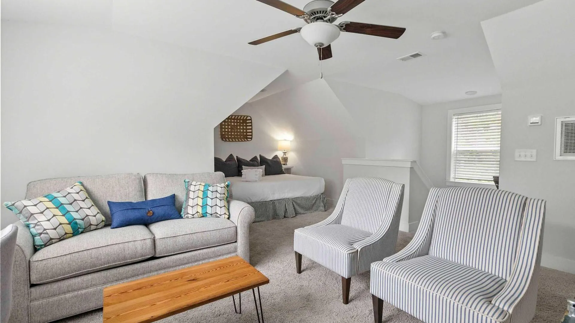Holiday home Spacious - 6 Mins To & Downtown