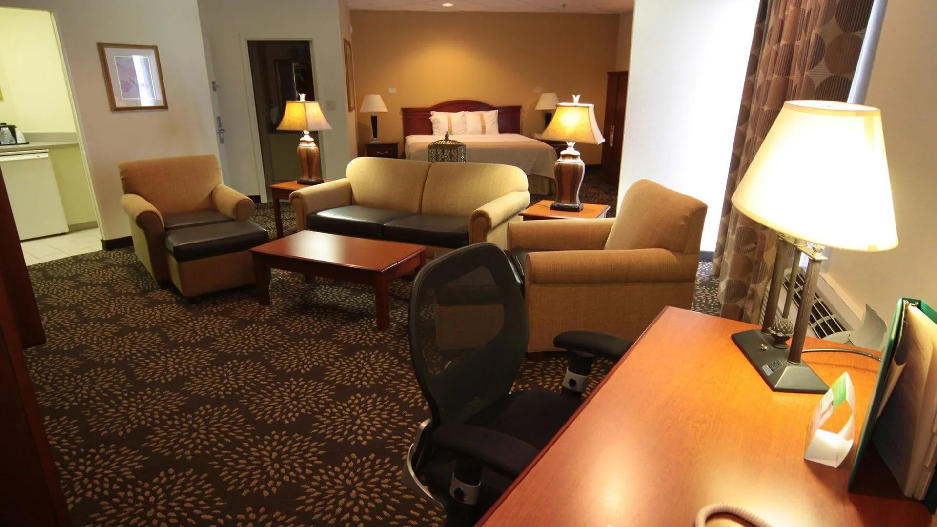 Charleston-riverview By Ihg Hotel