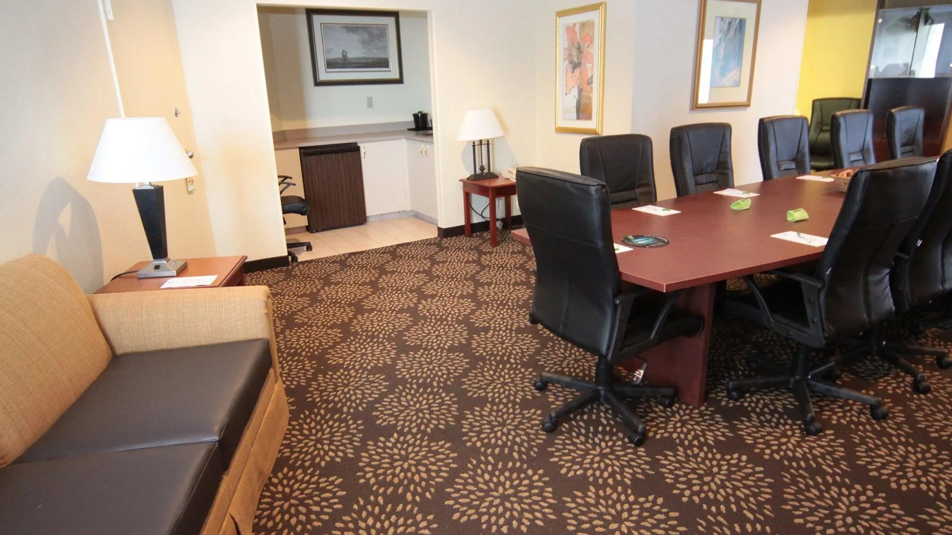 Hotel Charleston-riverview By Ihg 3*