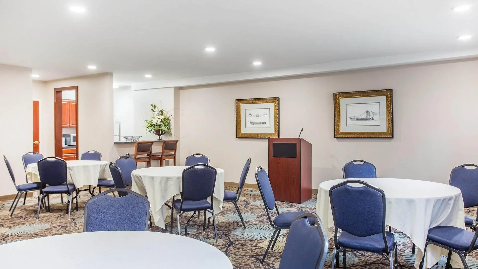 Hotel Comfort & Patriots Point 3*
