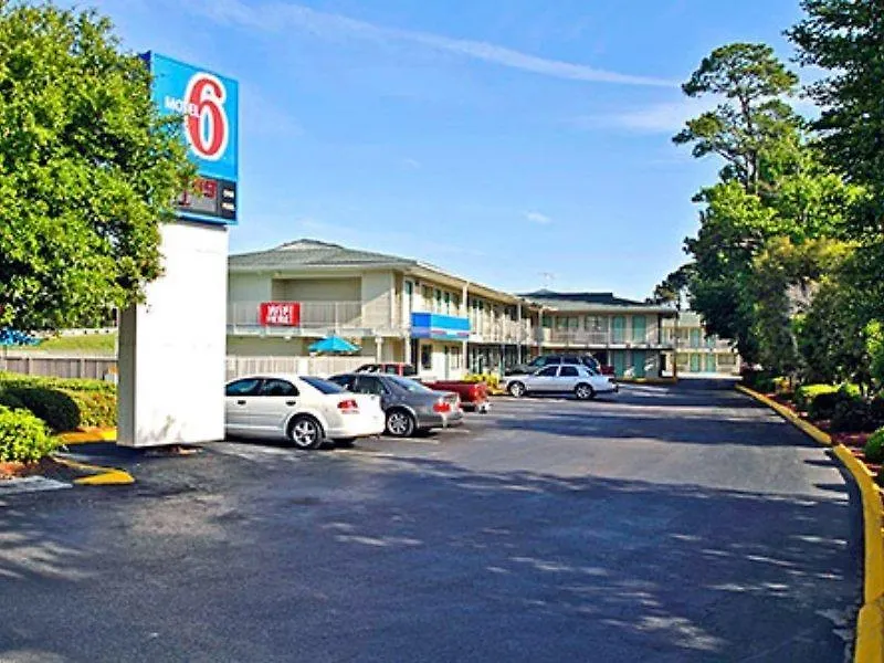 Hotel West Ashley 2*