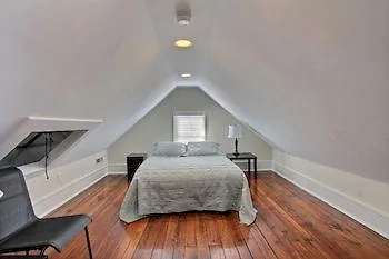 The Dogwood By Country Hotel Charleston
