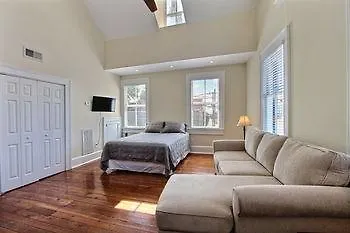 The Dogwood By Country Hotel Charleston