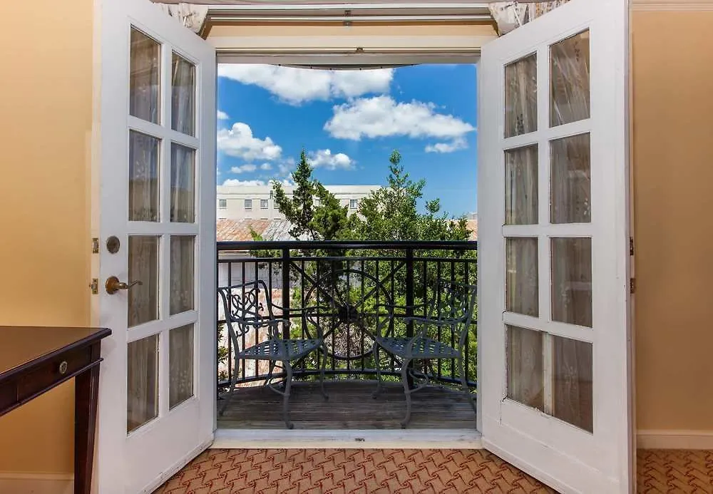 Hotel The Lindy Renaissance 4*