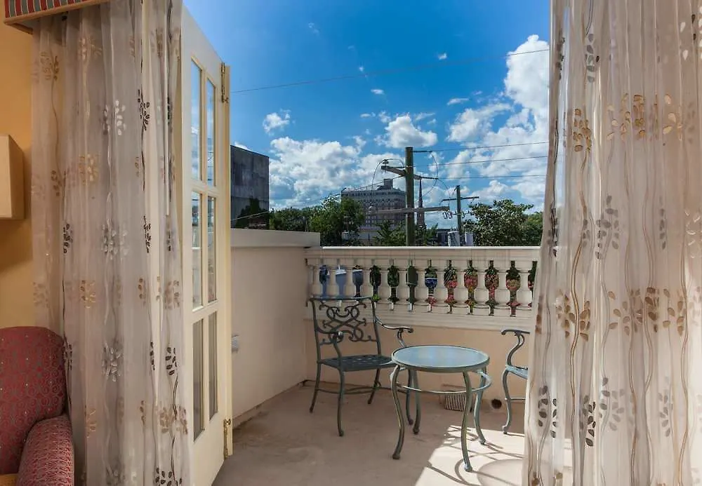The Lindy Renaissance Hotel 4*