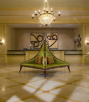 The Lindy Renaissance Hotel 4*