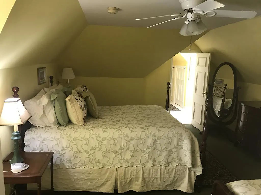 The Cannonboro Bed & Breakfast 4*
