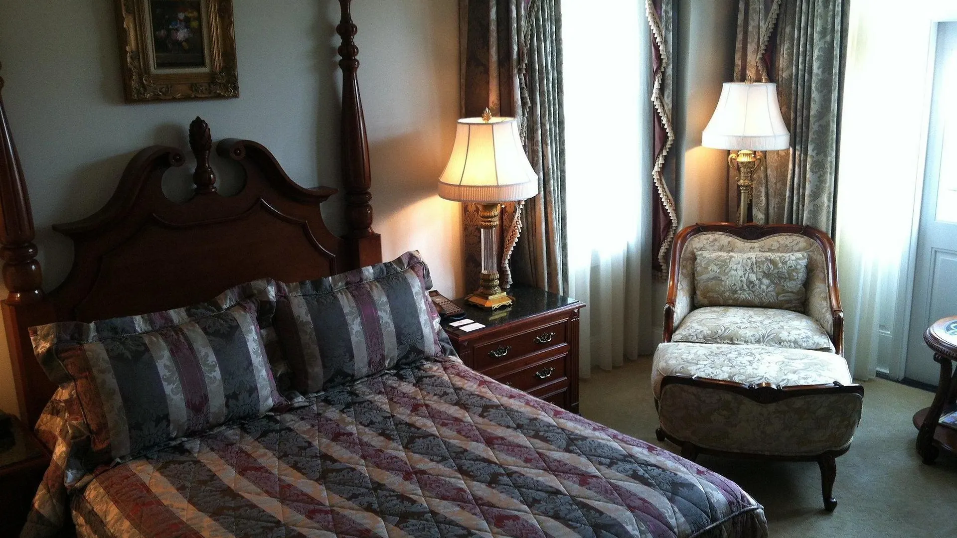 Market Pavilion 4*