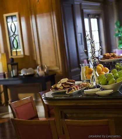 The Lindy Renaissance Hotel 4*