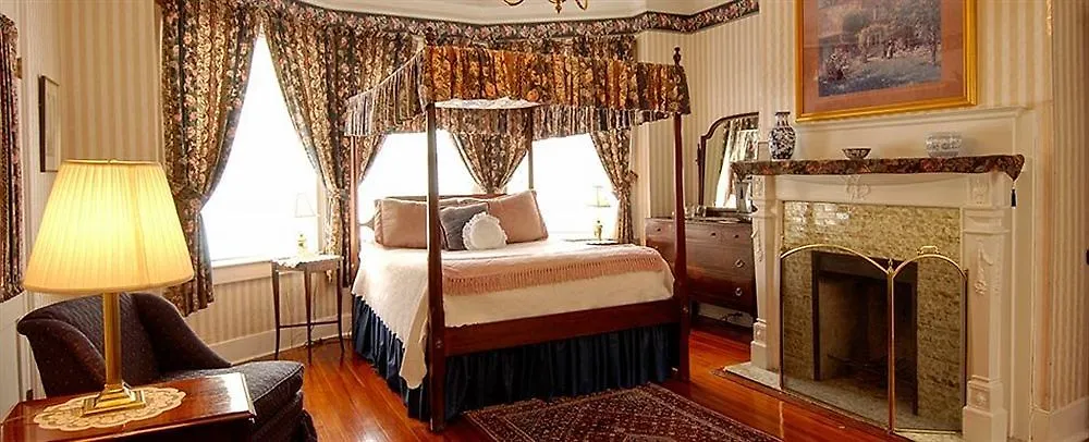 The Cannonboro Bed & Breakfast