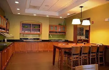 Hyatt Place Hotel 4*